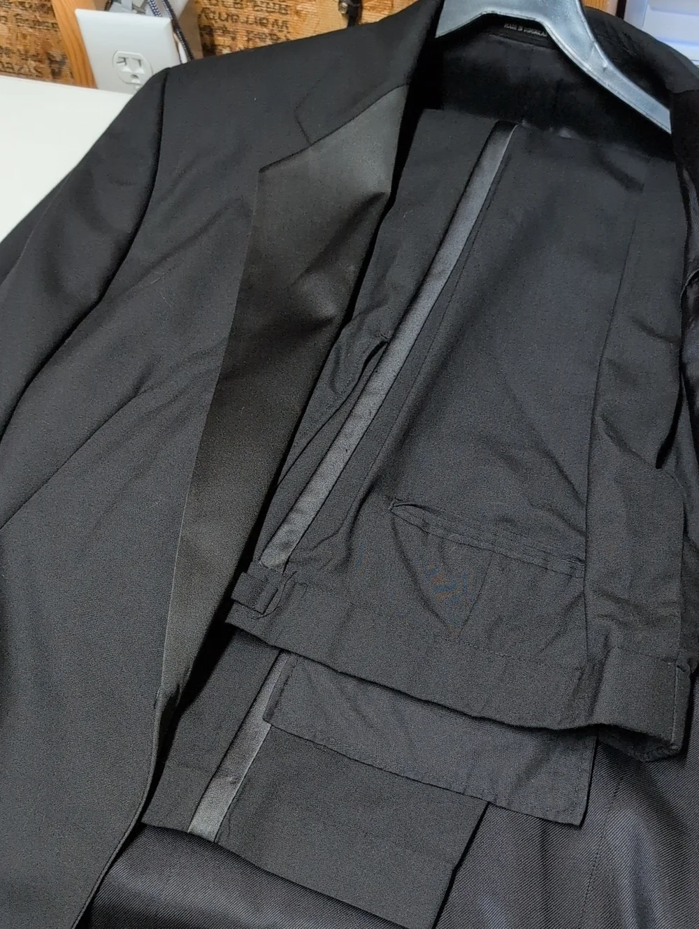 Giorgio Bissoni Black Men's Tuxedo ( 44R x 40x 29)